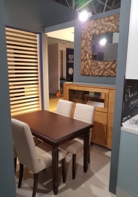 Корпусная мебель для гостиных «Симона» и стол из массива ясеня «Палермо»